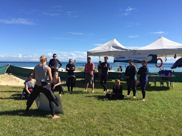 Briefing before the dive